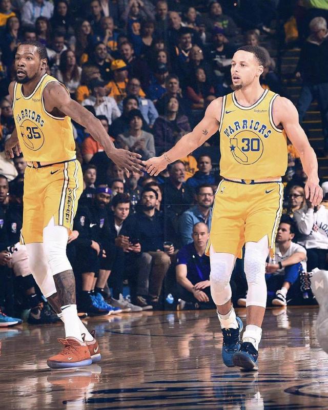 对年轻球队 对年轻球队